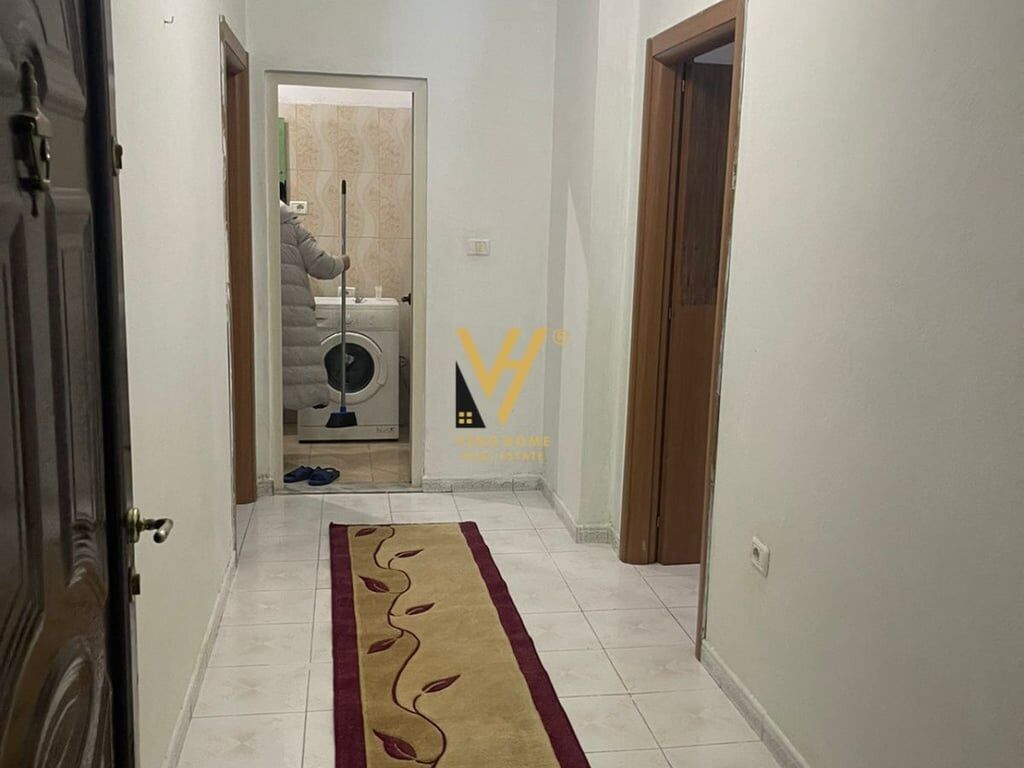 JEPET APARTAMENT 1+1 ME QERA NE QENDER 500 EURO