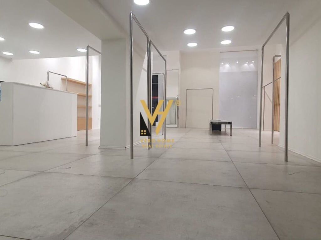 IN VENDITA 2 NEGOZI 160 M2 A XHAMLLIK 560.000 EURO