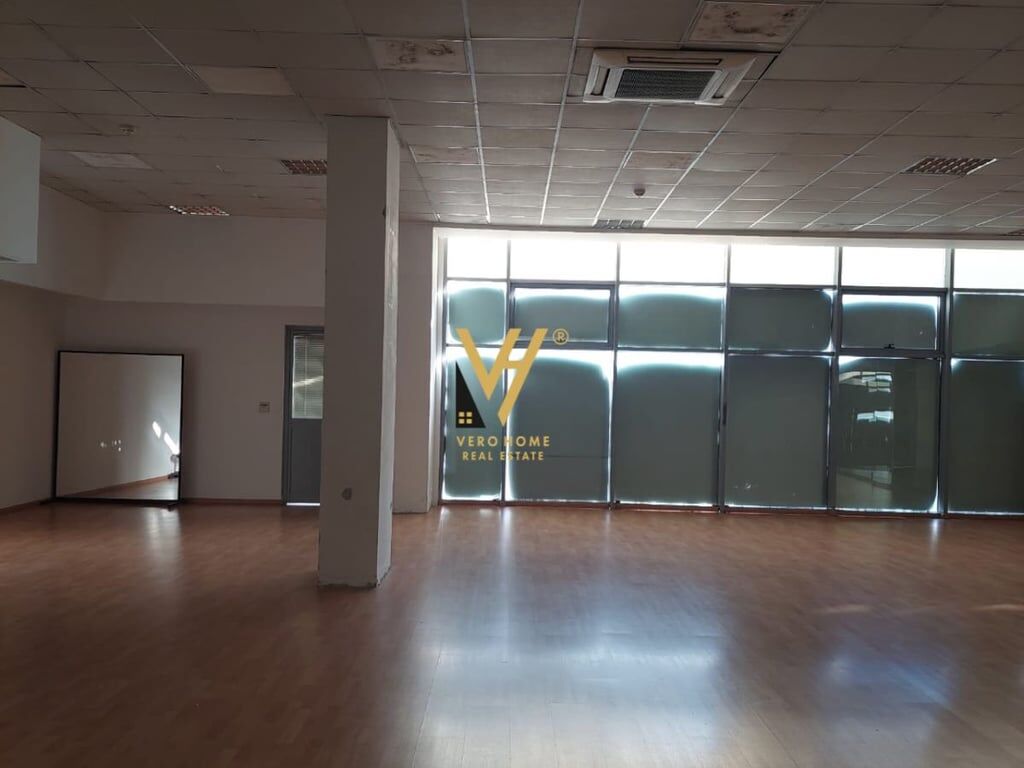  OFFICE 245 M2 FOR RENT ON KAVAJA STREET 2,500 EURO