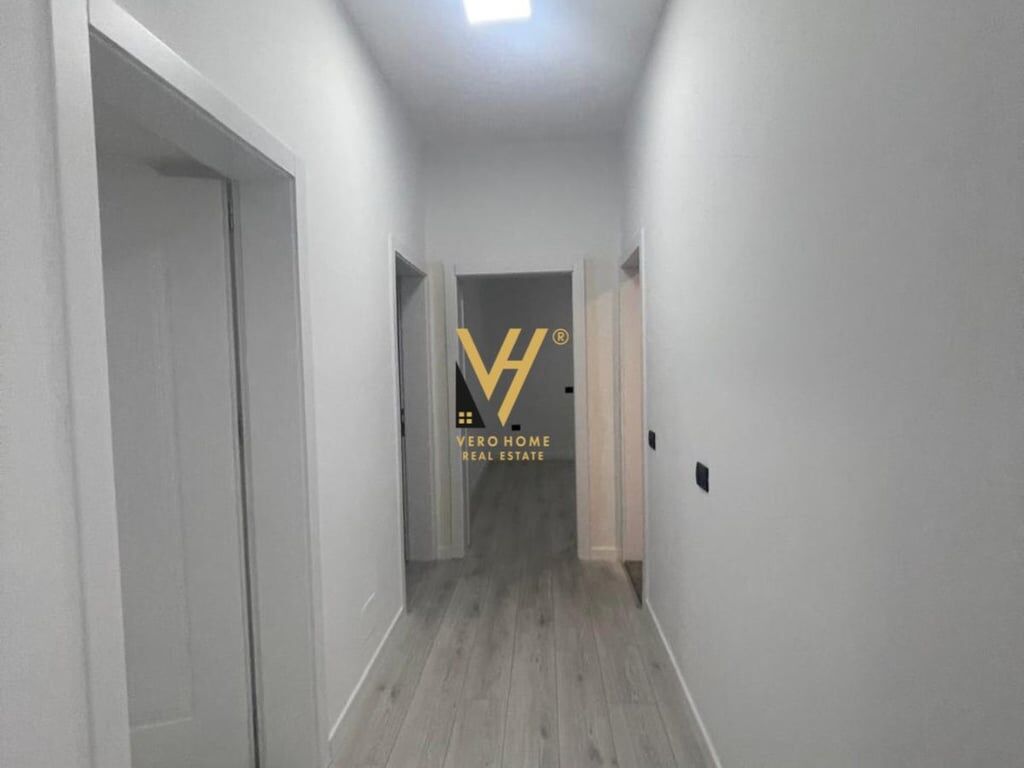 75 M2 SPACE FOR RENT ON MYSLYM SHYRI 1,000 EURO