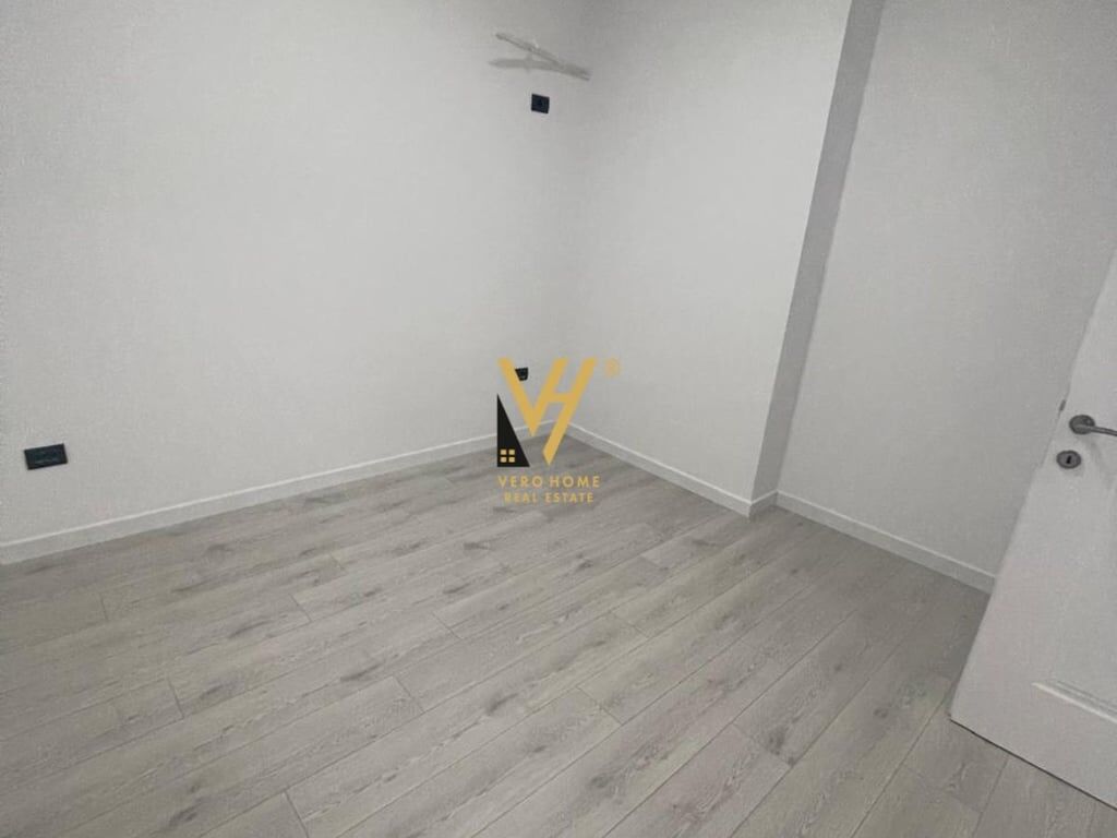 75 M2 SPACE FOR RENT ON MYSLYM SHYRI 1,000 EURO
