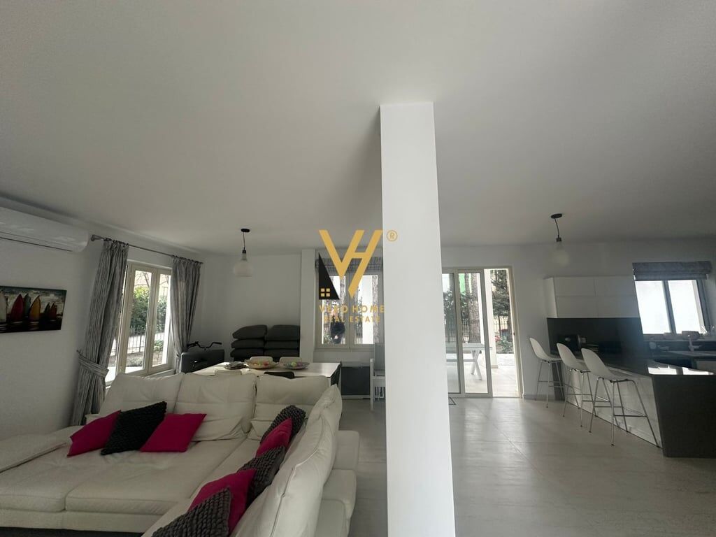 3-Story Villa for Rent in Qerret 3,200 Euro