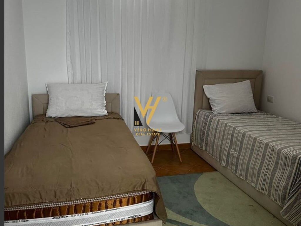 THIRD FLOOR OF A HOUSE FOR RENT NEAR AMERIKAN 3 40,000 LEK