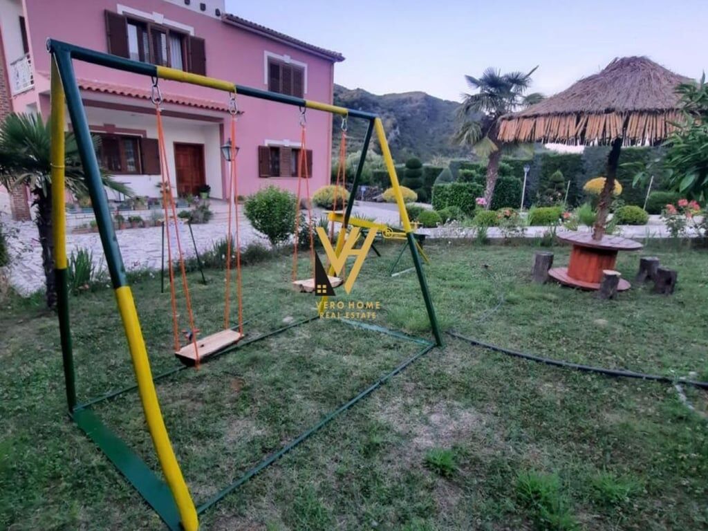 FOR RENT: 2-STOREY VILLA IN NDROQ FOR 1,400 EUROS
