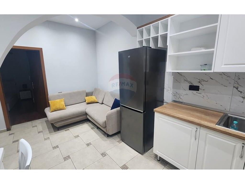 Jepet me qira apartament 1+1 prane Grandit