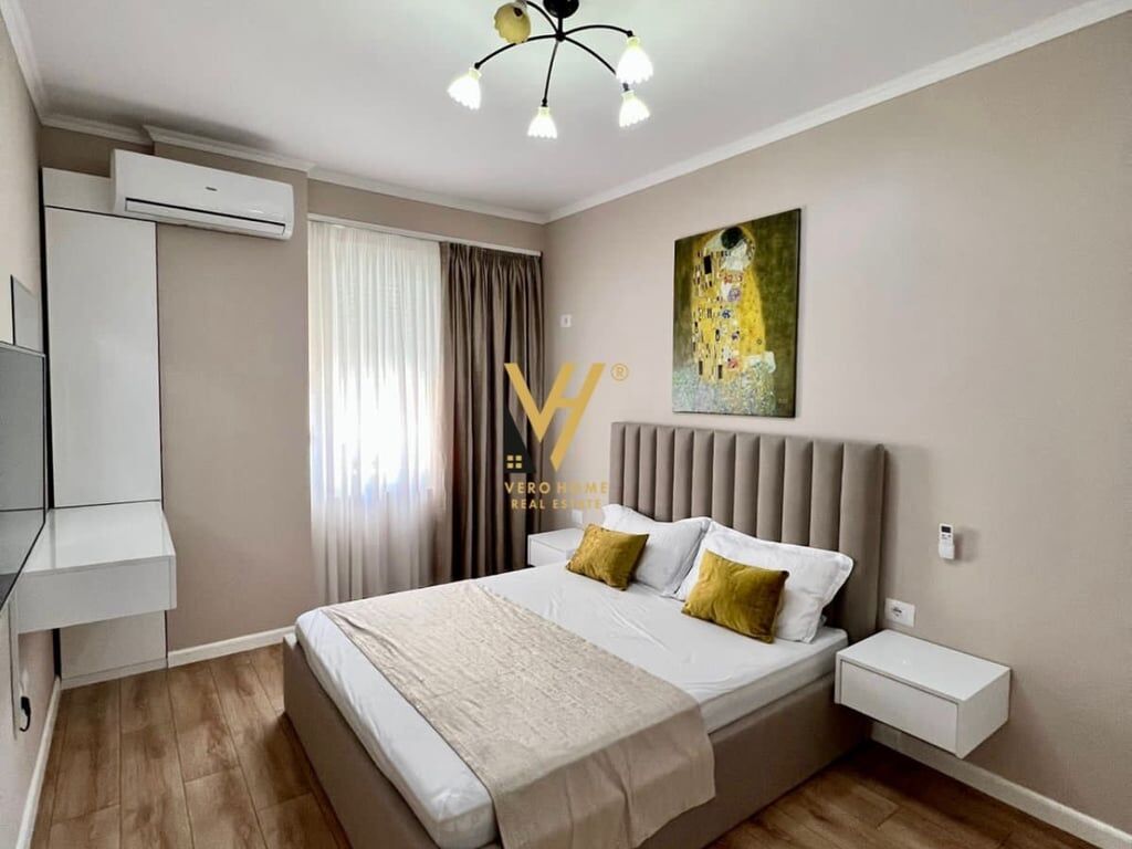 JEPET APARTAMENT 1+1 ME QERA TE KOMUNA E PARISIT 900 EURO