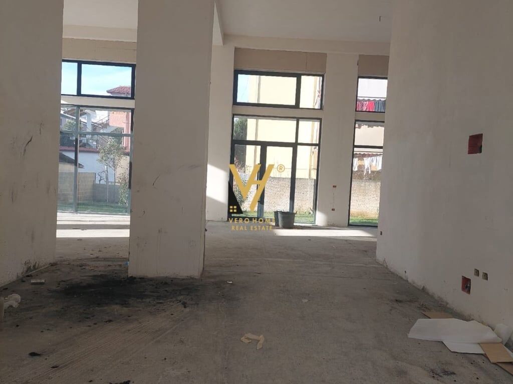 JEPET DYQAN 500 M2 ME QERA TE RRUGA JORDAN MISJA 7.500 EURO
