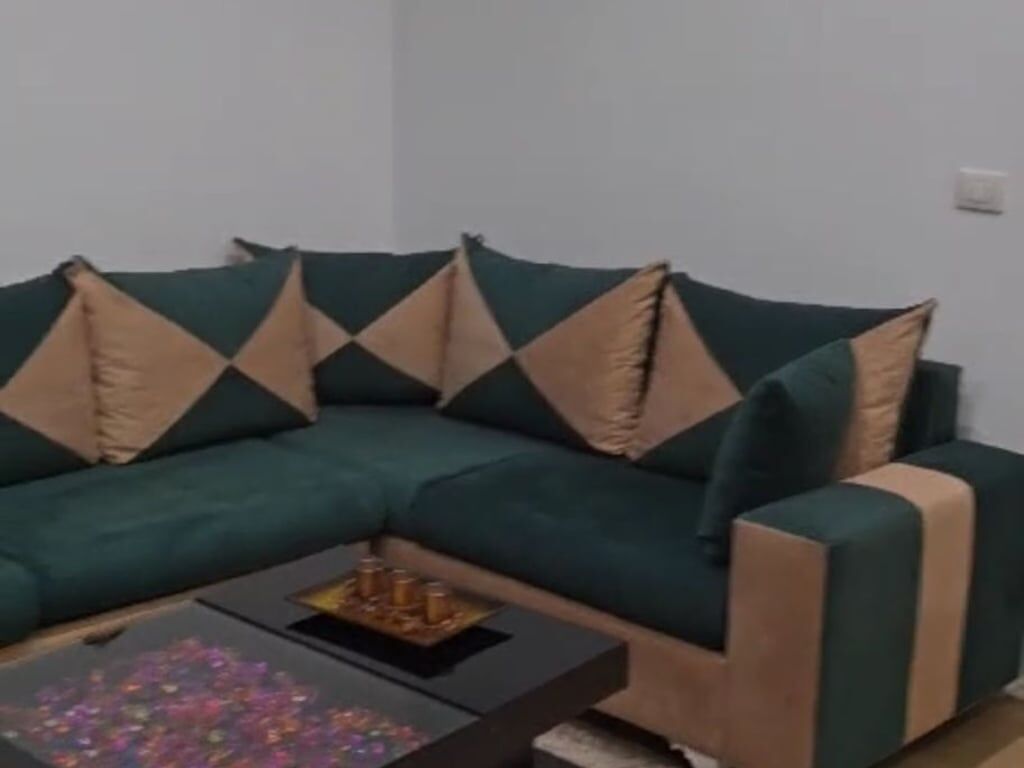 Jepet me qera Shtepia 2+1 , tek Kodra e Priftit prane shkolles Mrekullia  480 mije leke