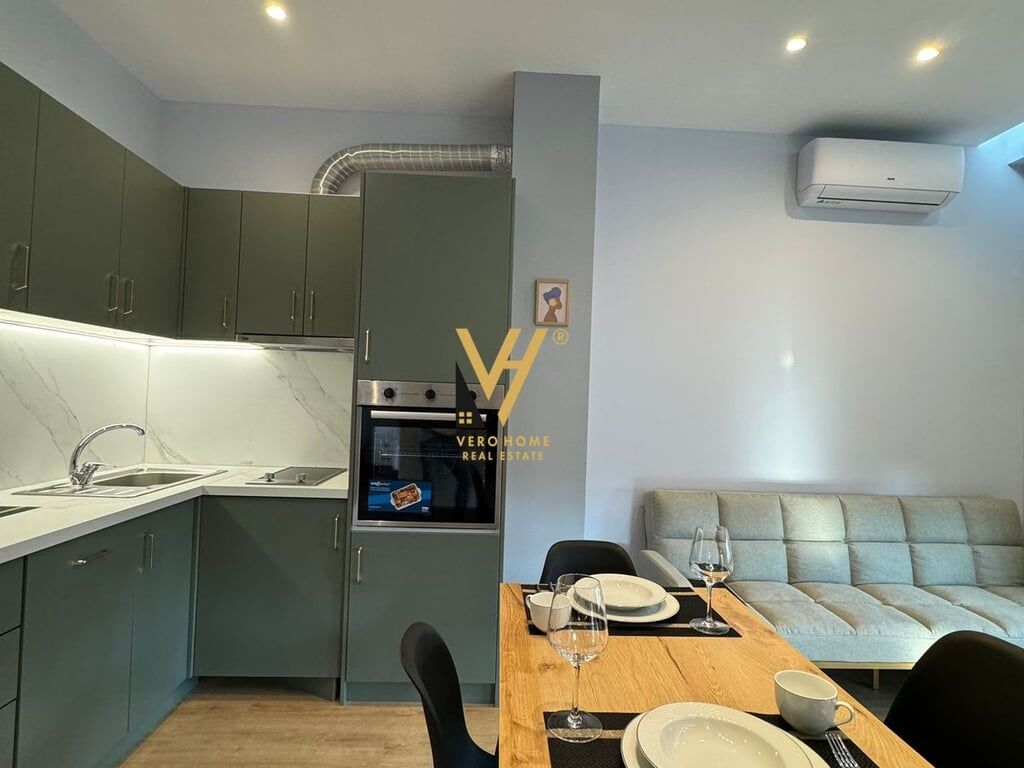 JEPET APARTAMENT 1+1 ME QERA TE STACIONI I TRENIT 650 EURO
