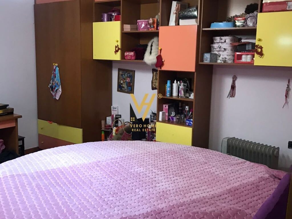 Appartamento 3+1+1 in Affitto a Komuna e Parisit 650 Euro