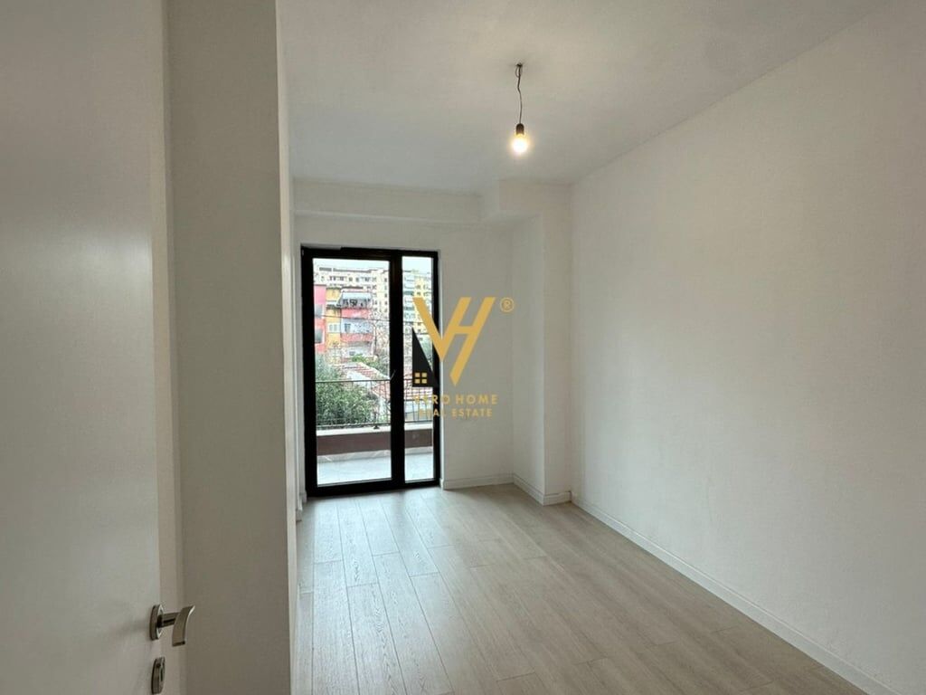 OFFICE 96 M2 FOR RENT IN MYSLYM SHYRI 700 EURO
