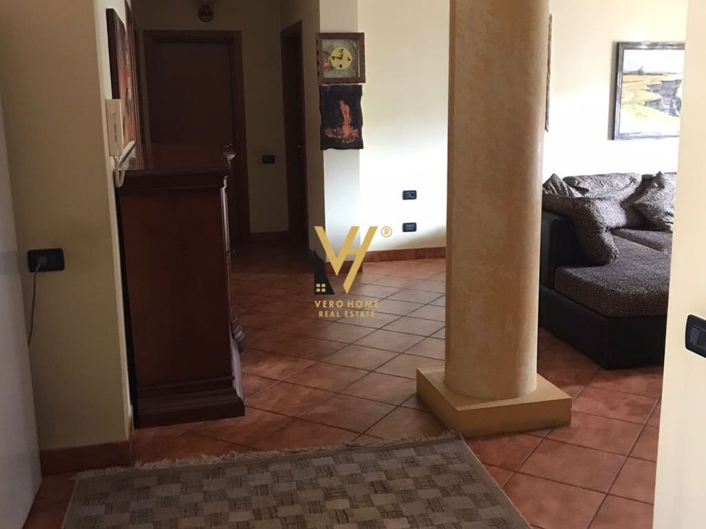 Appartamento 3+1+1 in Affitto a Komuna e Parisit 650 Euro