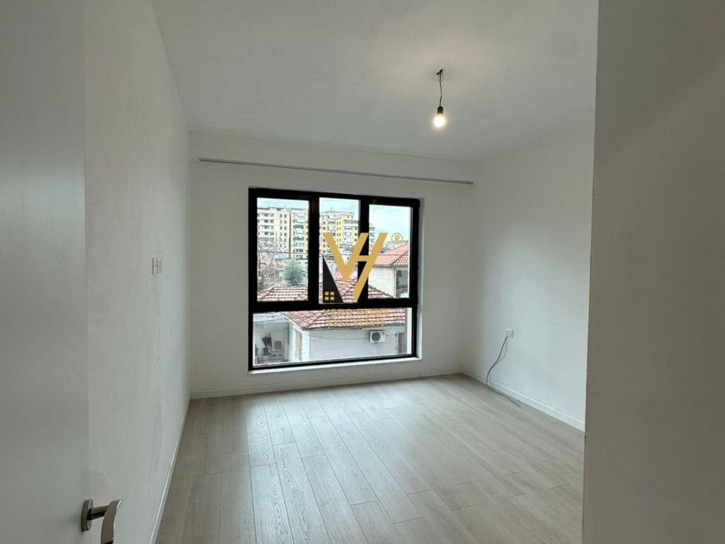 OFFICE 96 M2 FOR RENT IN MYSLYM SHYRI 700 EURO