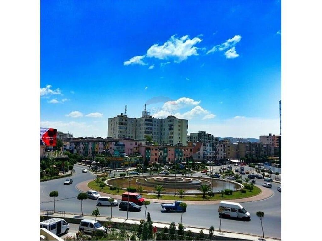 Apartament 3+1 me qira tek Zogu i Zi!!