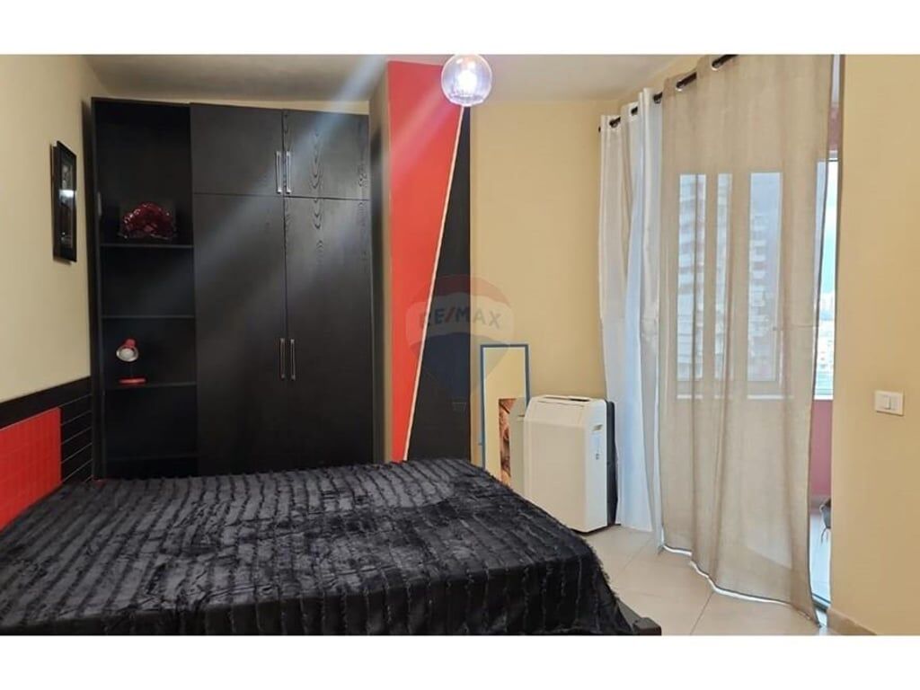 Apartament 3+1 me qira tek Zogu i Zi!!