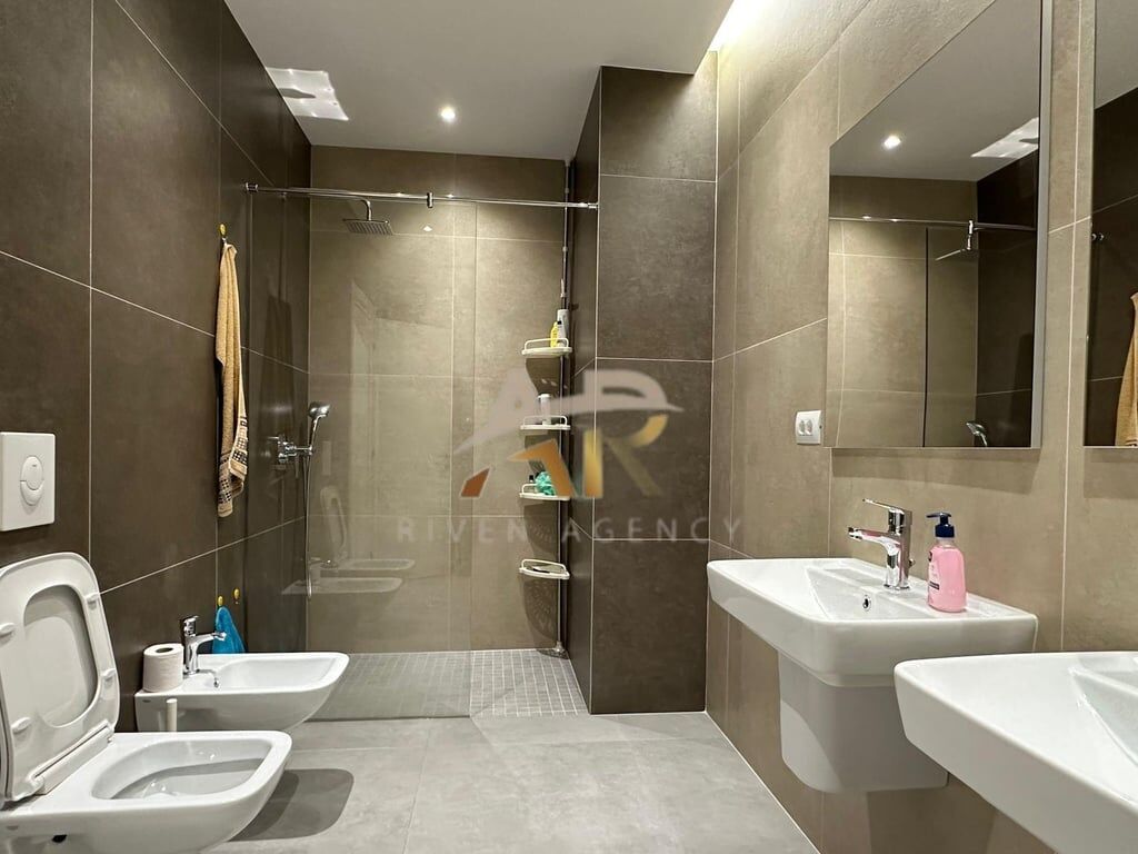 Jepet me qera apartament 2+1+2 ne Yzberisht