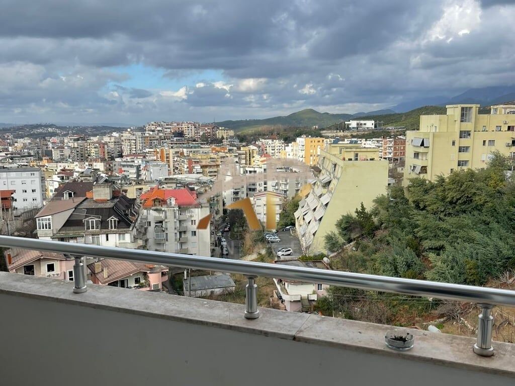 Jepet me qera apartament 2+1 në Fresk