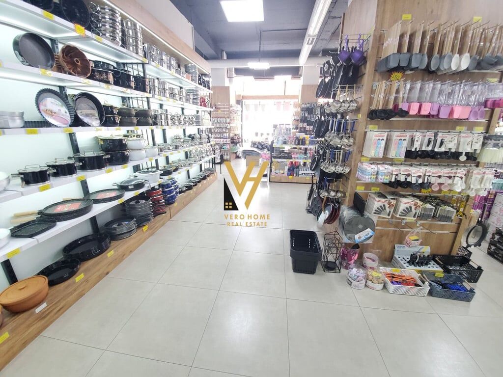 IN VENDITA SPAZIO COMMERCIALE 413 M2 NEL COMUNE DI PARIGI 1.600.000 EURO