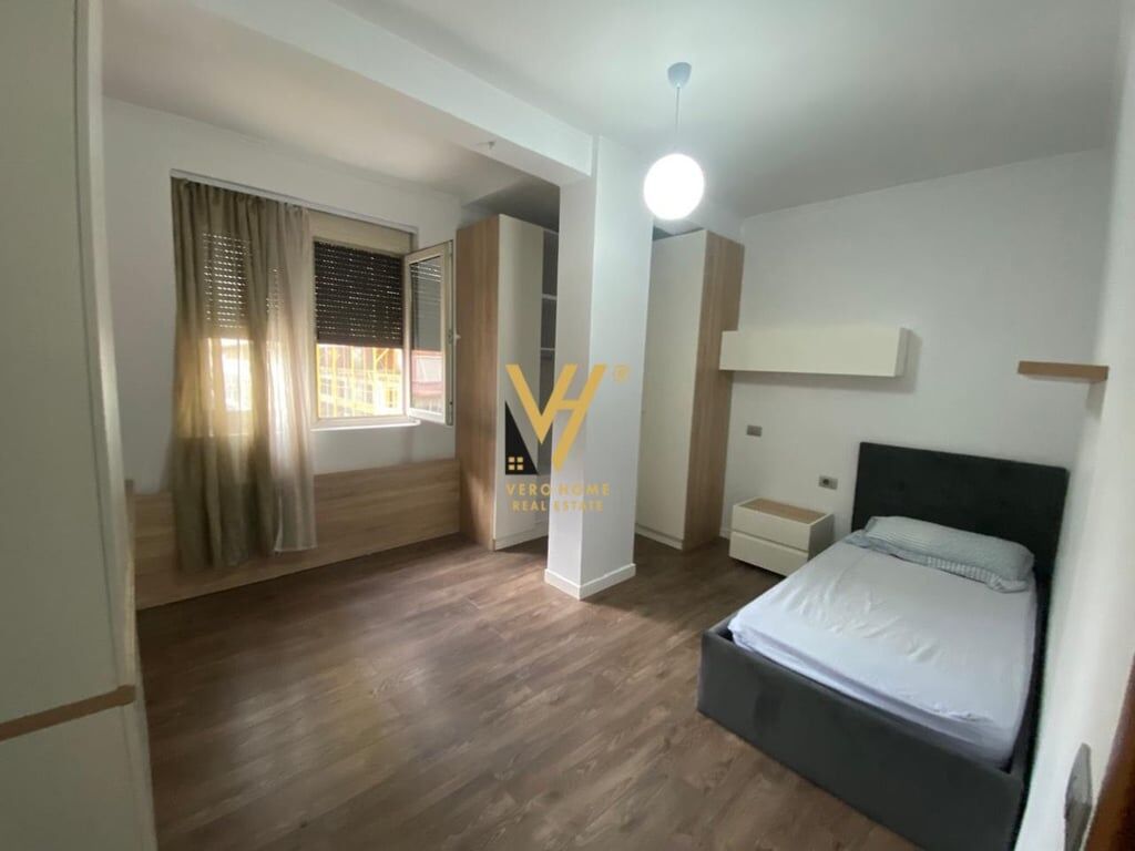 JEPET APARTAMENT 2+1 ME QERA TE STADIUMI DINAMO 65.000 LEKE