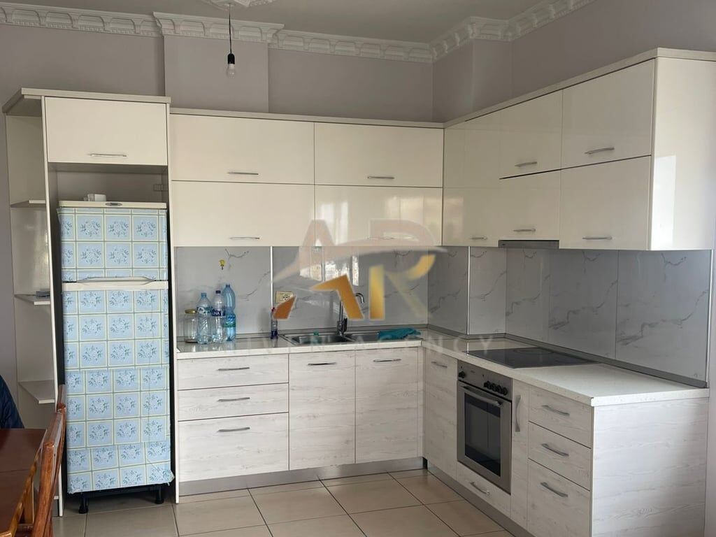 Jepet me qera apartament 2+1 në Fresk
