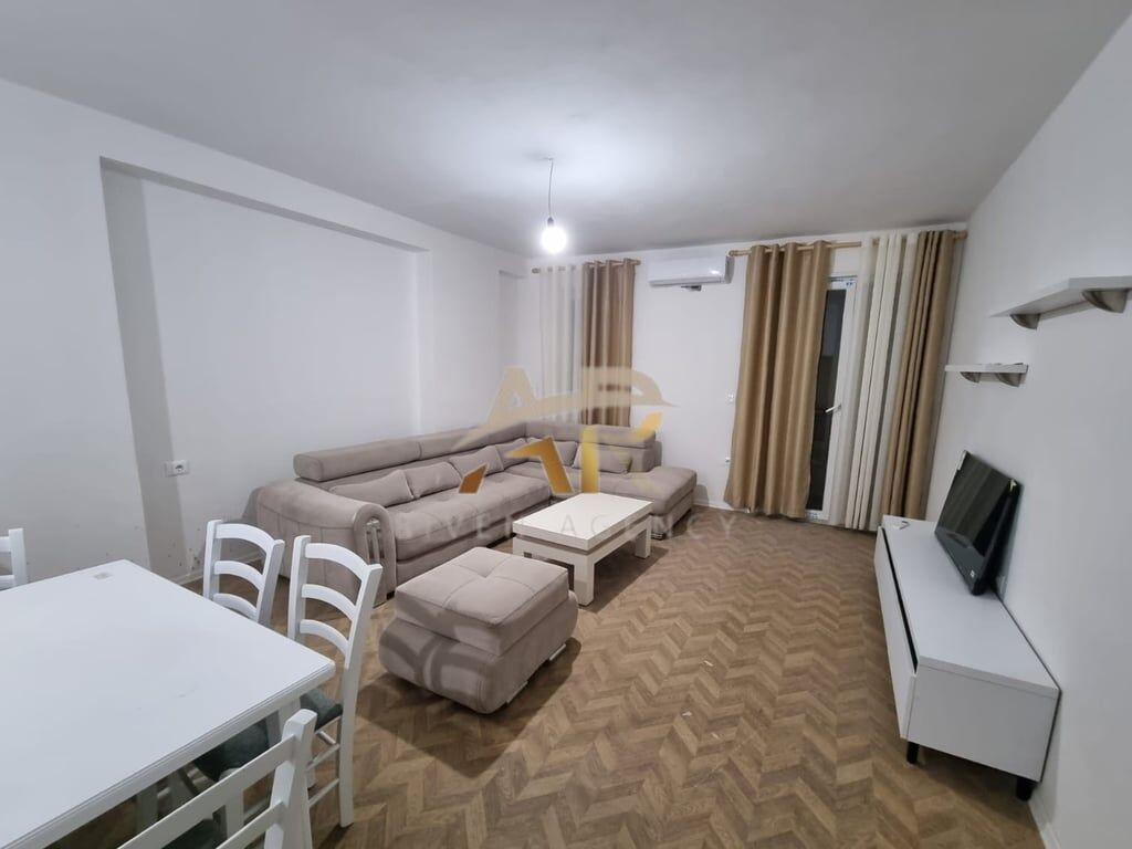 Jepet me qera apartament 2+1+2+post parkimi në Ali Dem