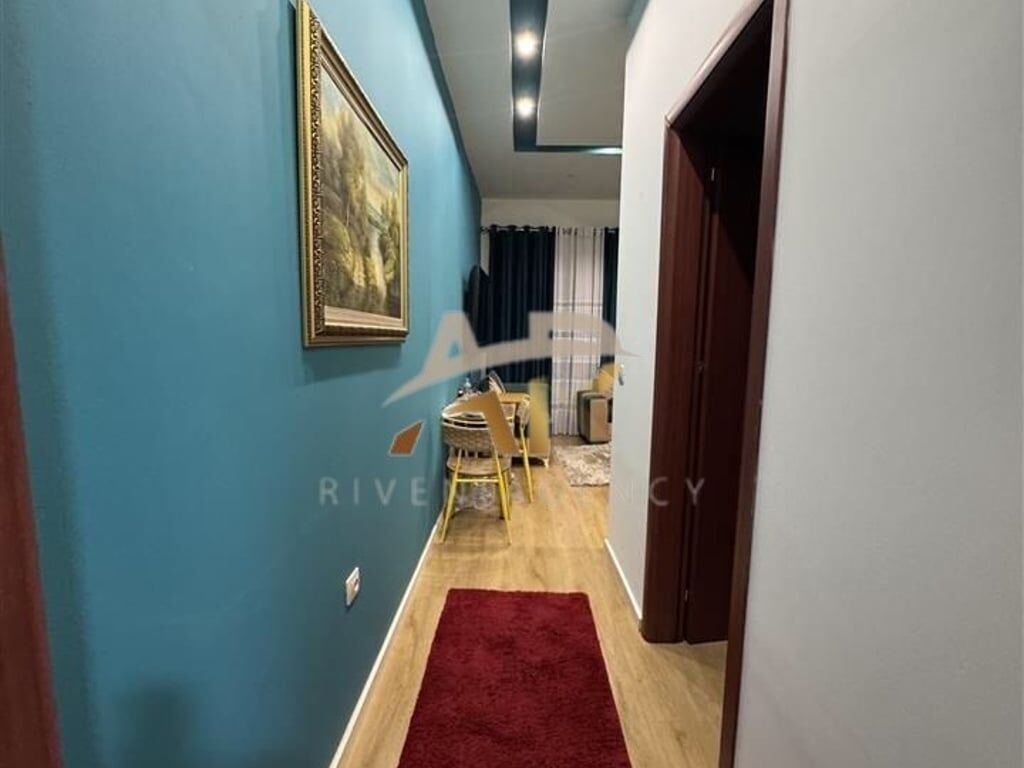 Jepet me qera apartament 2+1 te Kodra e Priftit