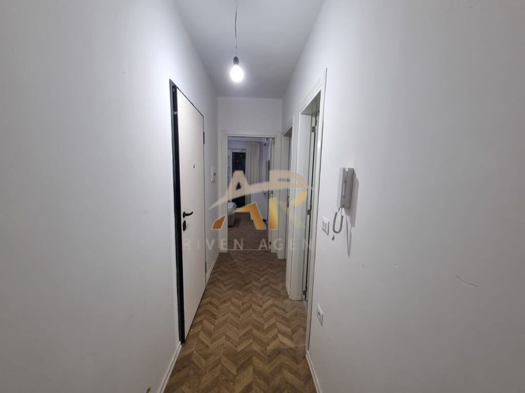 Jepet me qera apartament 2+1+2+post parkimi në Ali Dem