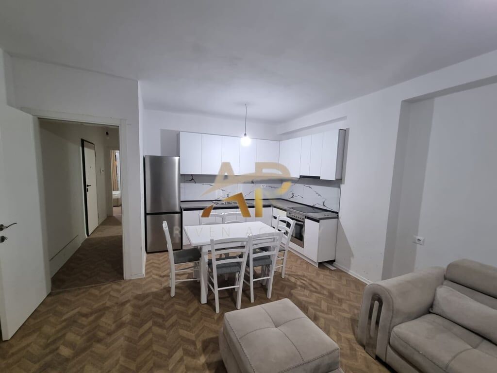 Jepet me qera apartament 2+1+2+post parkimi në Ali Dem