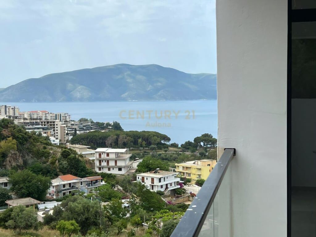 🌊 APARTAMENT NË SHITJE ME PAMJE ANËSORE NGA DETI 🌊 SEA-VIEW APARTMENT FOR SALE
