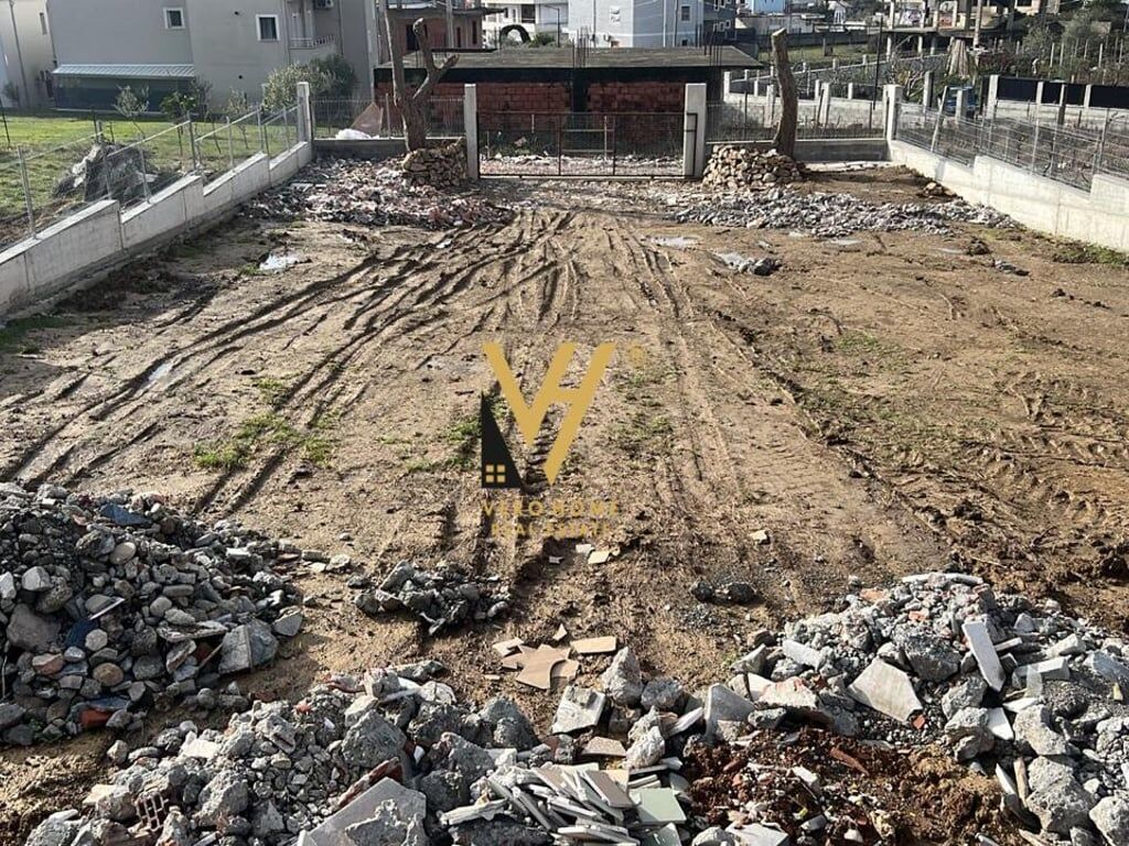 TERRENO DI 450 M2 IN AFFITTO A PASKUQAN 400 EURO