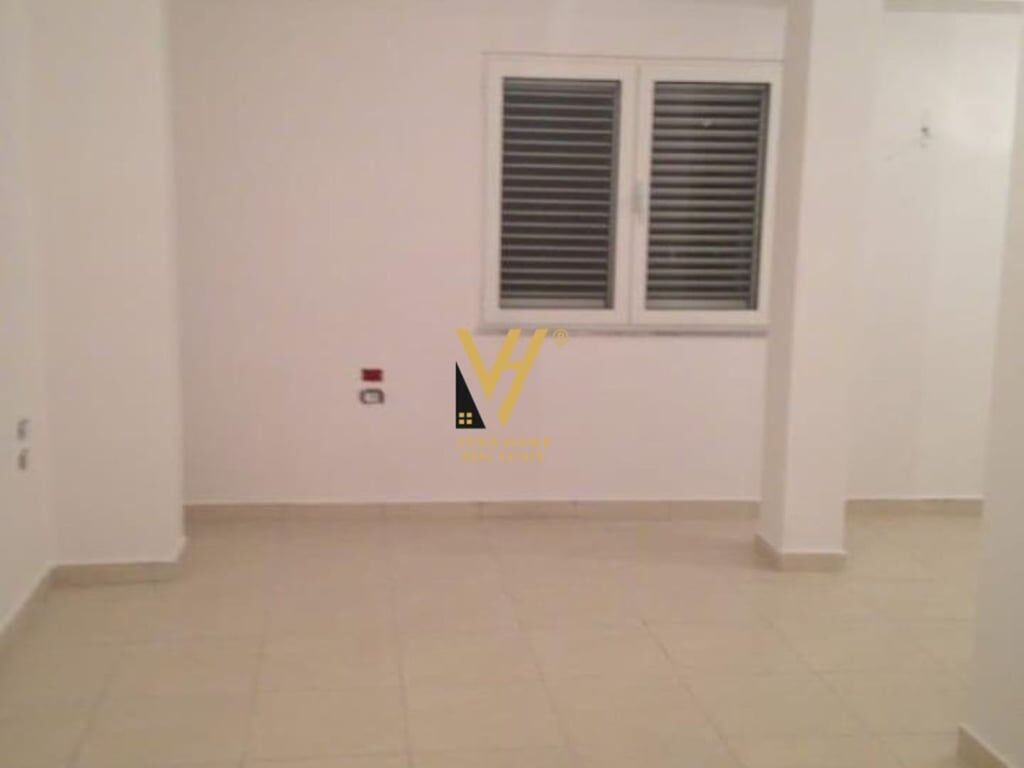 120 M2 SPACE FOR RENT AT OXHAKU 550 EURO