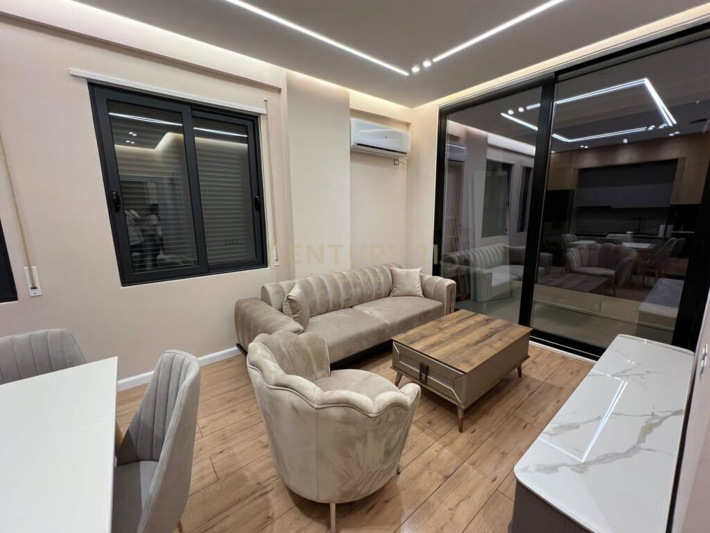 🌊 APARTAMENT NË SHITJE ME PAMJE ANËSORE NGA DETI 🌊 SEA-VIEW APARTMENT FOR SALE