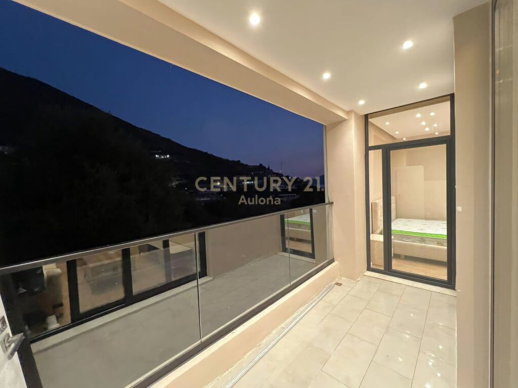 🌊 APARTAMENT NË SHITJE ME PAMJE ANËSORE NGA DETI 🌊 SEA-VIEW APARTMENT FOR SALE