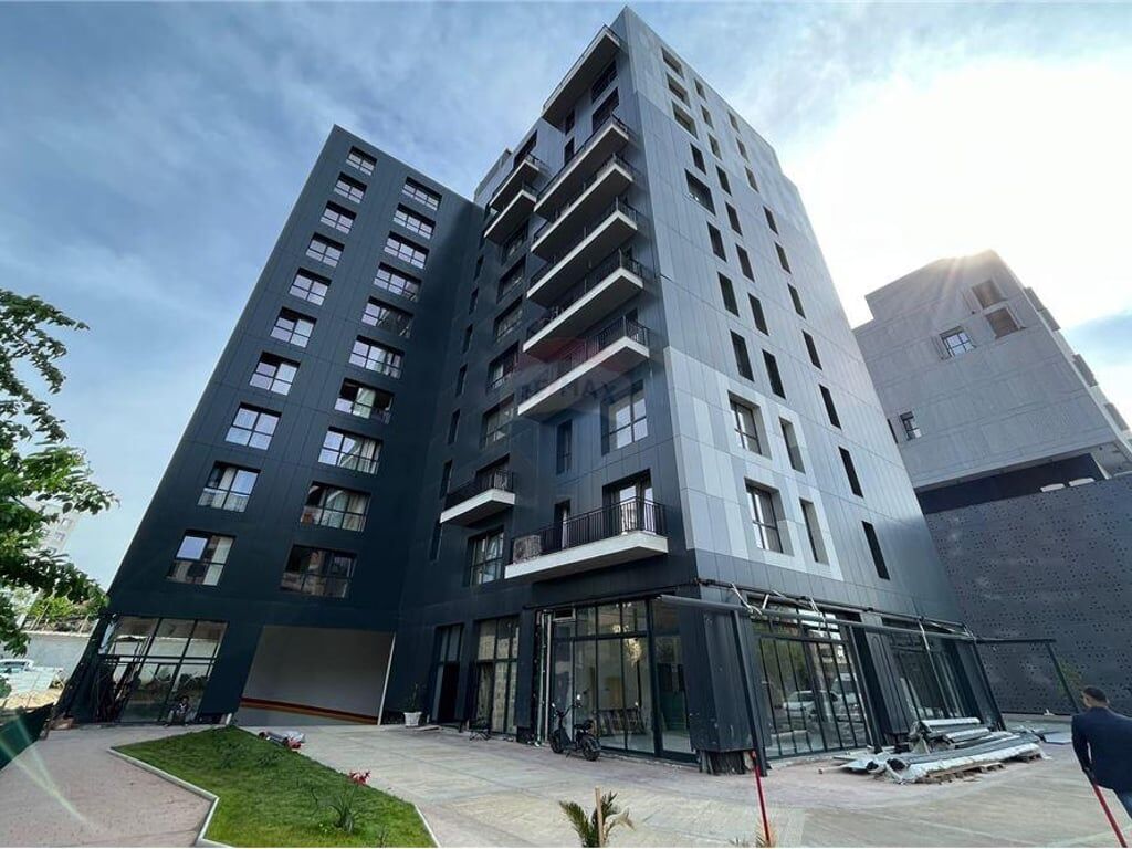 Apartament 2+1+2 Ngjitur me Emerald Center!
