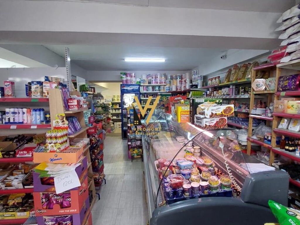 NEGOZIO DI 180 M2 IN AFFITTO A YZBERISHT 1.500 EURO