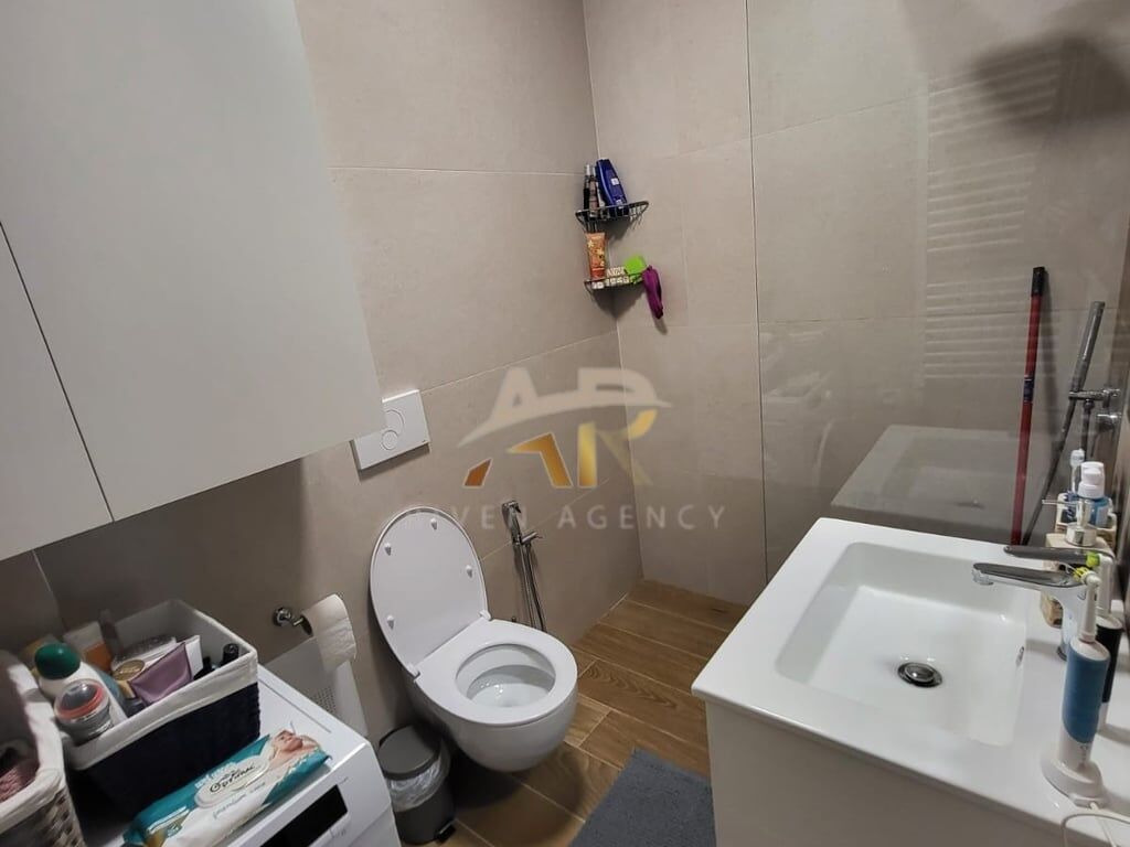 JEPET ME QERA APARTAMENT 1+1 PRANE ITS OK LOUNGE, RRUGA MIHAL GRAMENO