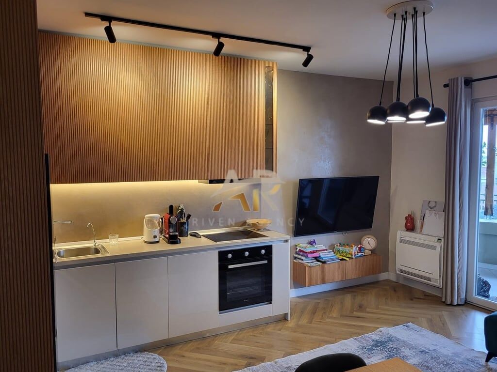 JEPET ME QERA APARTAMENT 1+1 PRANE ITS OK LOUNGE, RRUGA MIHAL GRAMENO