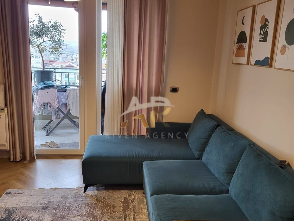 JEPET ME QERA APARTAMENT 1+1 PRANE ITS OK LOUNGE, RRUGA MIHAL GRAMENO