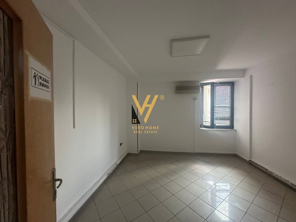 JEPET ZYRE 70 M2 ME QERA TE SELVIA 500 EURO