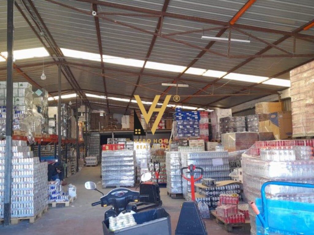 MAGAZZINO DI 700 M2 IN AFFITTO A SELITE 3.500 EURO