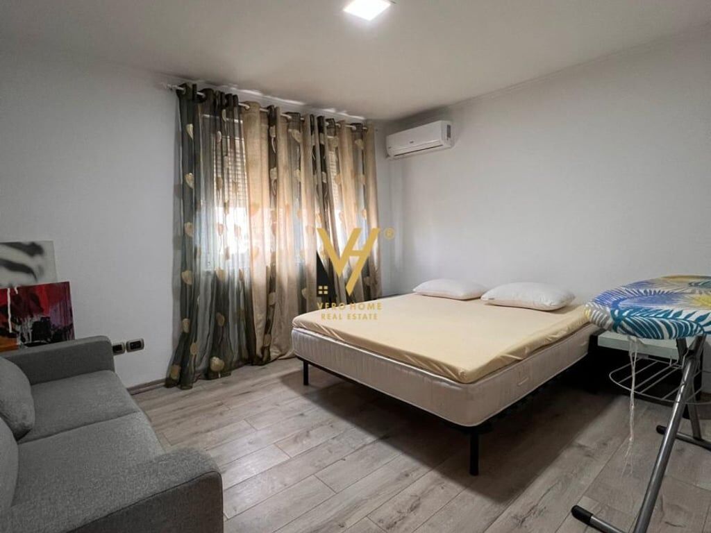 JEPET APARTAMENT 2+1+BLK ME QERA NE QENDER 850 EURO