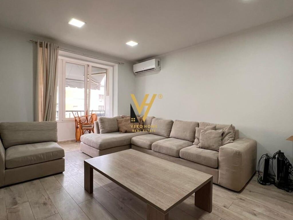 JEPET APARTAMENT 2+1+BLK ME QERA NE QENDER 850 EURO