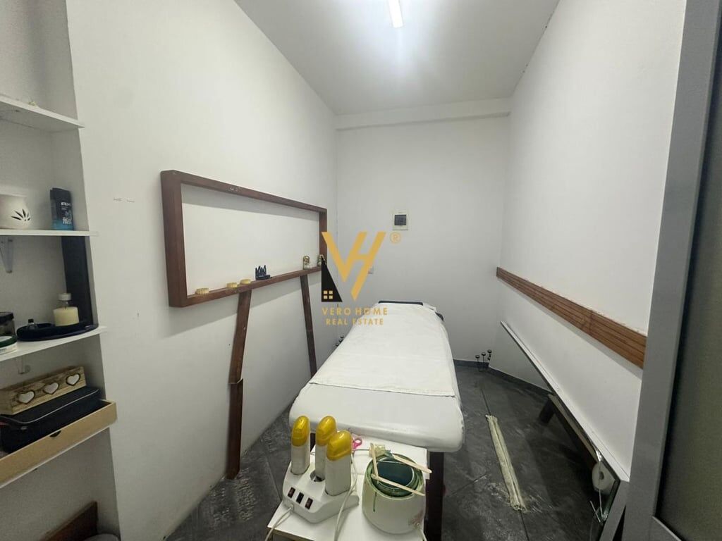 AFFITTASI LOCALE COMMERCIALE DI 41 M2 IN VIA DIBRA A 50.000 LEK.