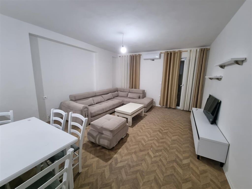 Apartment 2+1 with parking space for rent, Ali Dem near Neptun 650 euros.