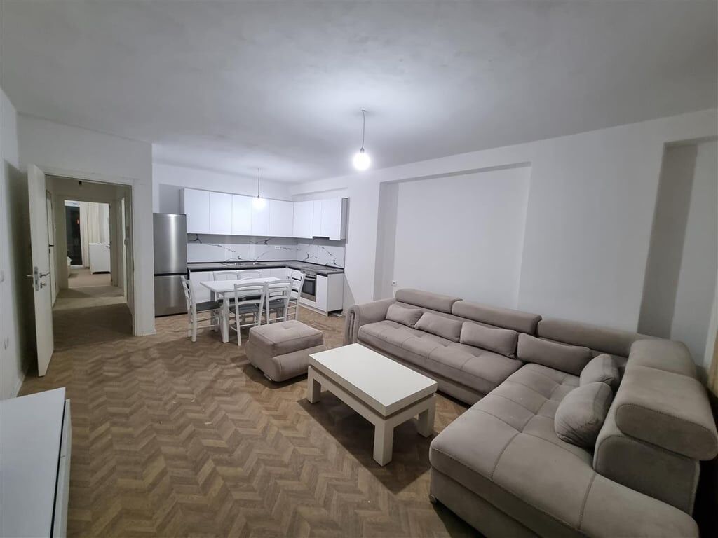 Apartment 2+1 with parking space for rent, Ali Dem near Neptun 650 euros.