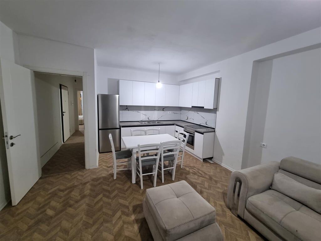 Apartment 2+1 with parking space for rent, Ali Dem near Neptun 650 euros.