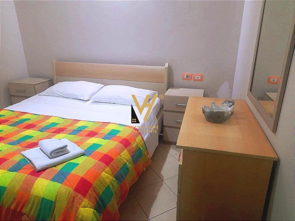 JEPET SHTEPI PRIVATE ME QERA TE BULEVARDI ZOGU I PARE 1.200 EURO