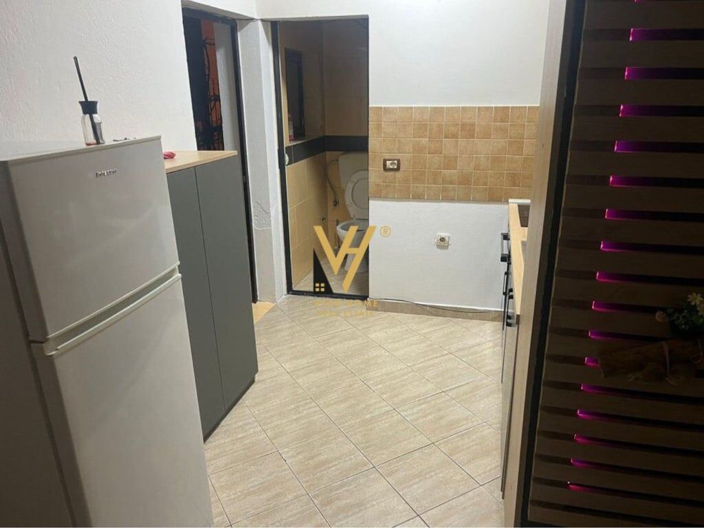 PRIVATE HOUSE FOR RENT ON DECEMBER 21 FOR 40,000 LEK.