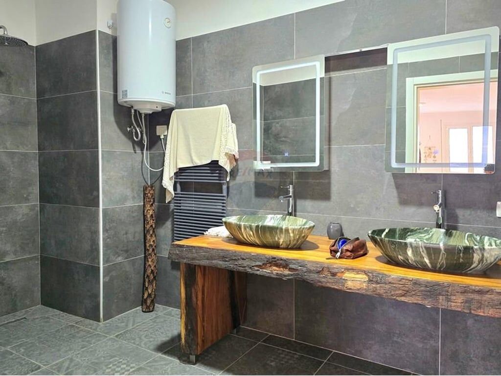 Apartament - Për Shitje - Shkëmbi i Kavajës, Durres, Shqipëri