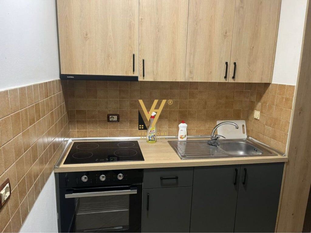 PRIVATE HOUSE FOR RENT ON DECEMBER 21 FOR 40,000 LEK.